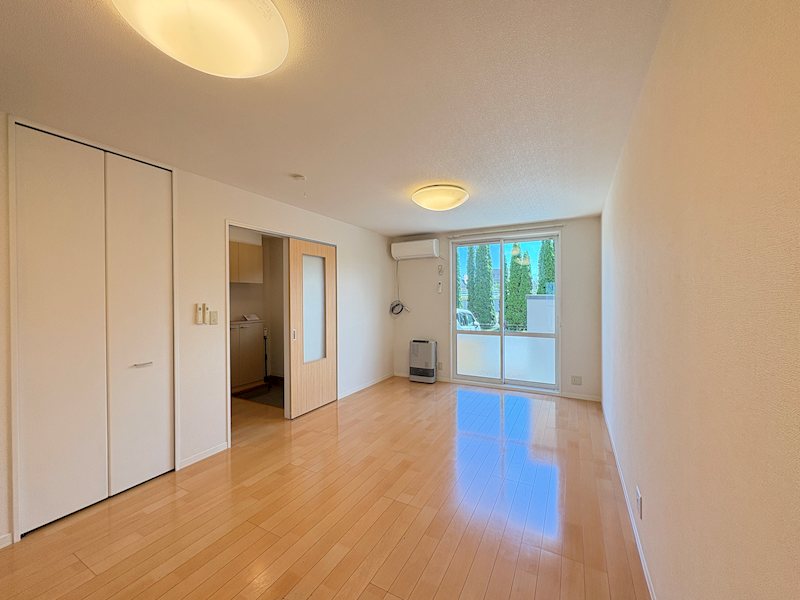 居室・リビング　※写真は別号室です。