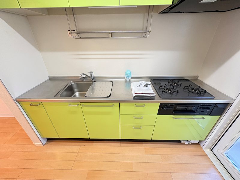 キッチン　※写真は別号室です。