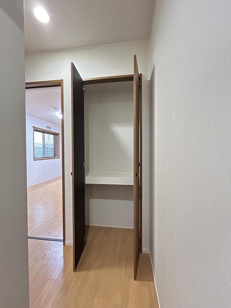 収納　掃除用品や日用品のストックも収納できます