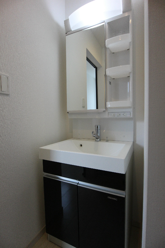 洗面設備　※同系タイプの写真になります。