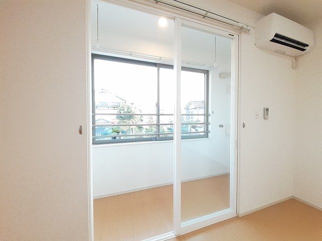 バルコニー　雨の日でも安心のサンルームです