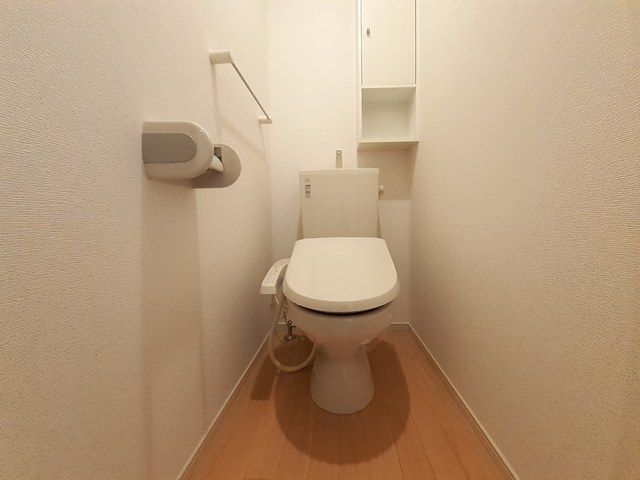 トイレ　落ち着いたトイレです