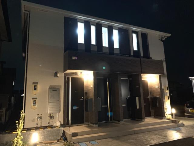 建物外観　外観写真（夜）