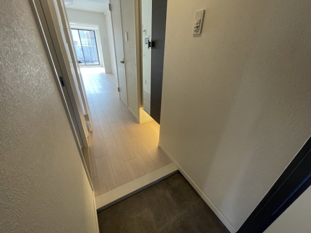 玄関　同物件別号室のものです。