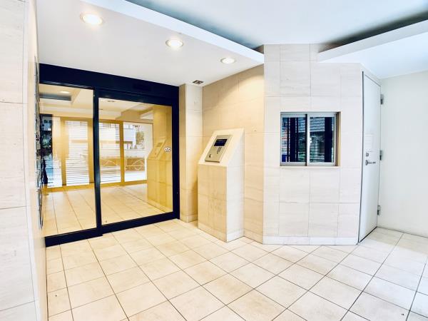 エントランス　建物の内部です