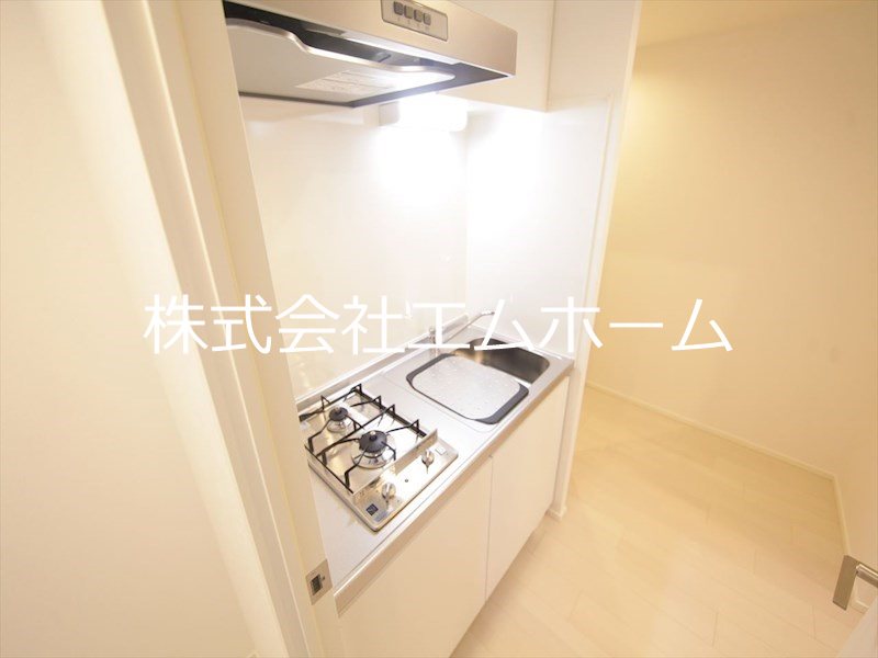 キッチン　システムキッチン（ガス2口コンロ付）同型写真