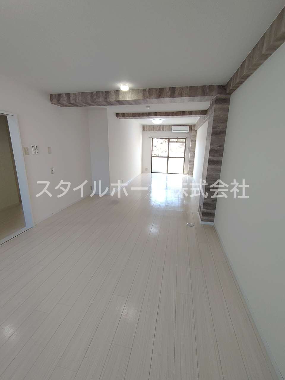 居室・リビング　別部屋写真です。