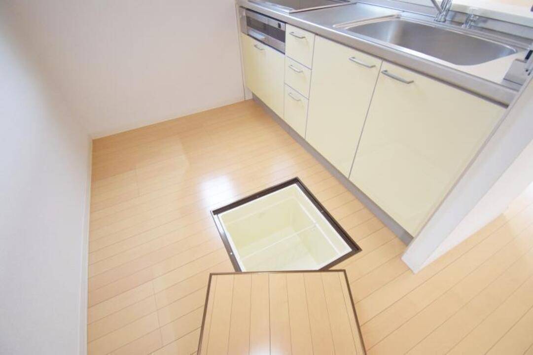 収納　床下収納