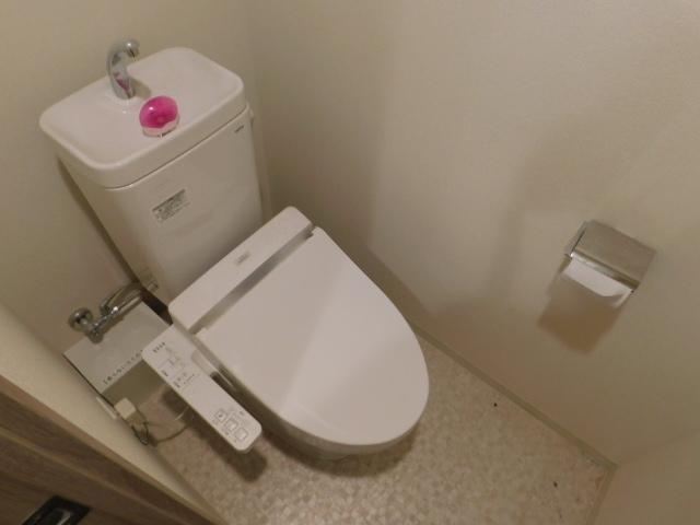 トイレ　ウォシュレットです。
