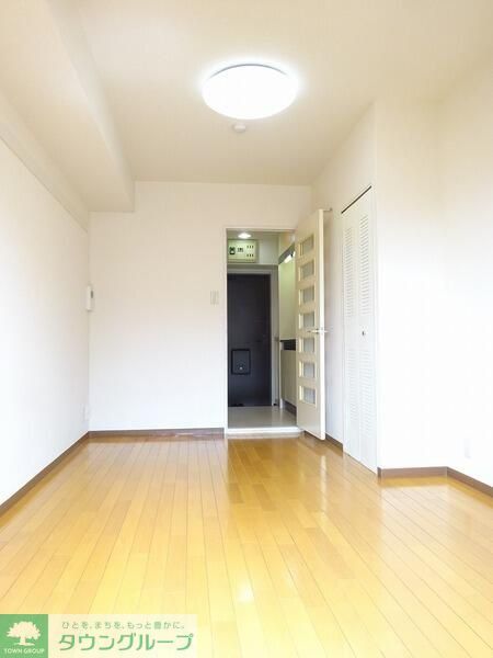居室・リビング　同物件別部屋写真