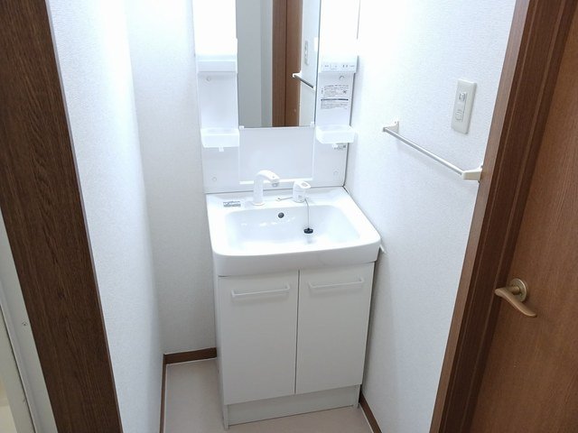 洗面設備　忙しい朝には欠かせない洗面所です