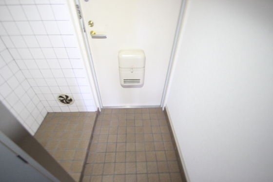 玄関　※他部屋の写真です。現況優先