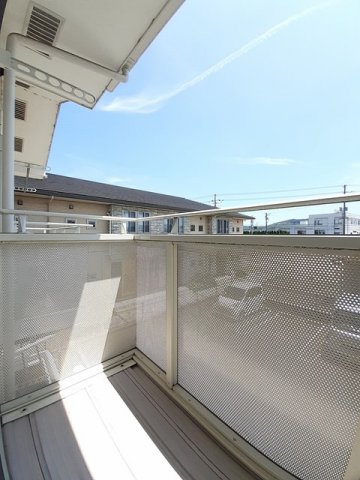 バルコニー　陽当たり良好なバルコニーです