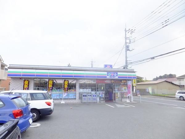 コンビニ　スリーエフ下麻生店（コンビニ）まで107m