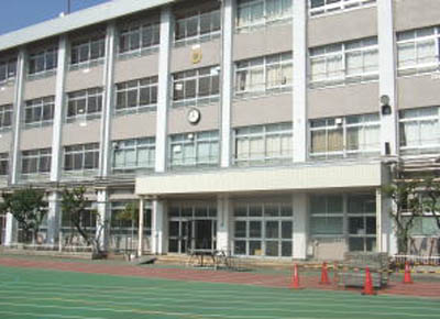 小学校　墨田区立梅若小学校（小学校）まで335m