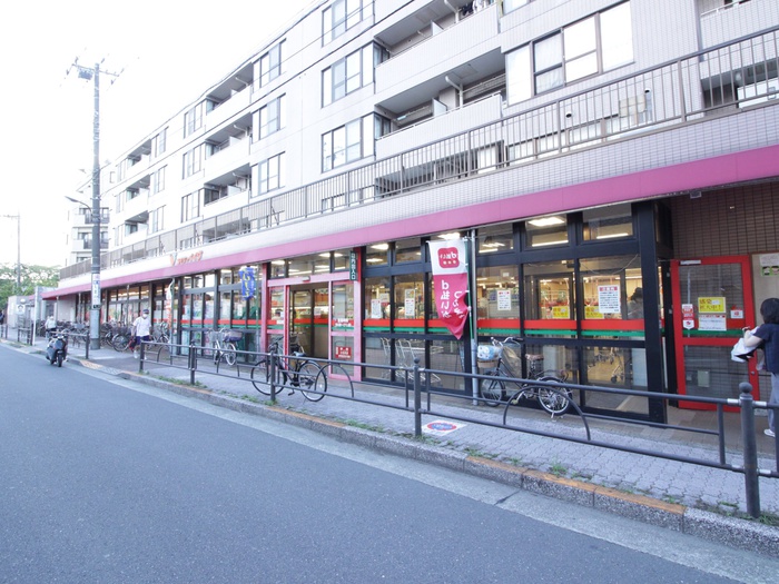 スーパー　コモディイイダ 氷川台店（スーパー）まで394m