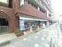 コンビニ　ファミリーマート灘桜口店（コンビニ）まで176m