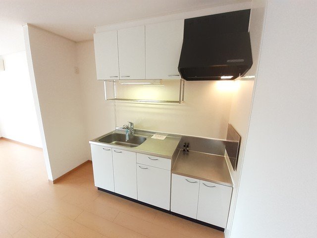 キッチン　コンパクトなキッチンで掃除もラクラク