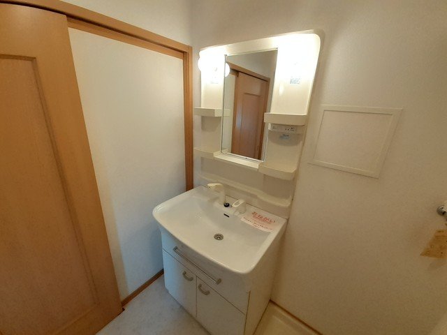 洗面設備　使いやすい洗面所です