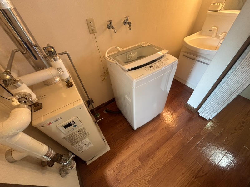洗面設備　洗濯機、サービス品です♪