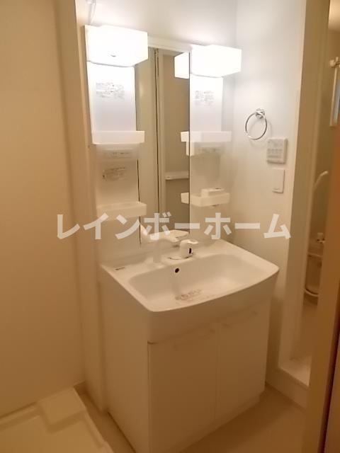 洗面設備　脱衣スペースもあります