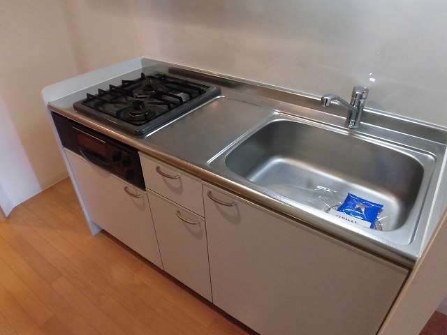 キッチン　※同物件参考写真です（反転）