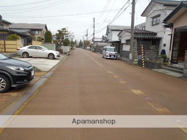 その他　前面道路（その他）まで0m