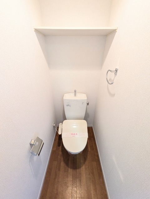 トイレ　★トイレは嬉しい洗浄機能付き便座です♪★