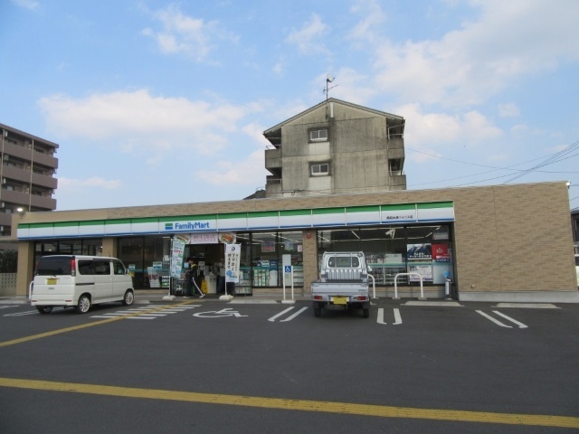 コンビニ　ファミリーマート高知大津バイパス店（コンビニ）まで470m