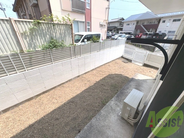 バルコニー　外に物干しがあるので洗濯物が沢山干せます。