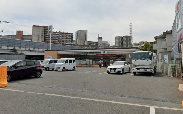 コンビニ　セブンイレブン　吹田山田北店（コンビニ）まで294m