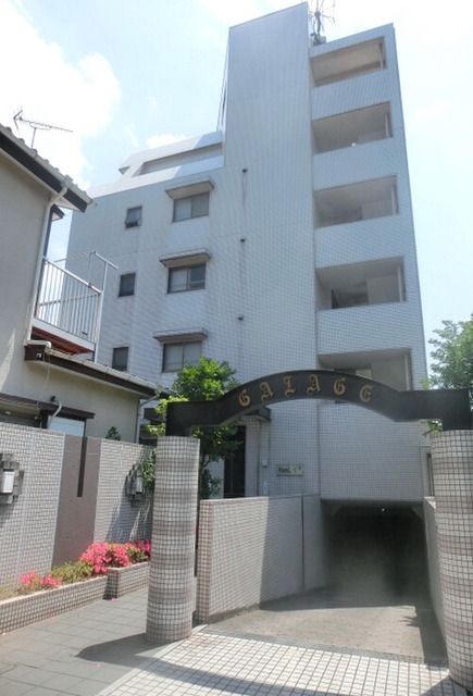 建物外観　鉄筋コン造６階建てマンション