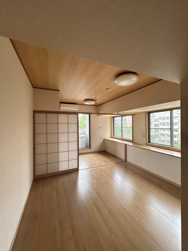 居室・リビング　※別号室の参考写真です。