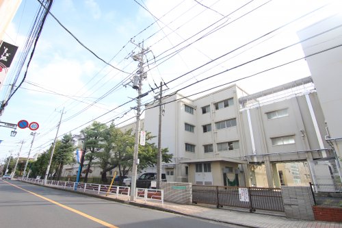 中学校　横浜市立日吉台中学校（中学校）まで1054m