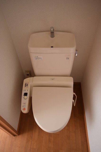トイレ　別部屋参考になります。