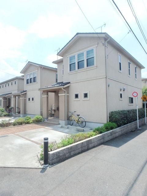 建物外観　★二階建ての戸建★