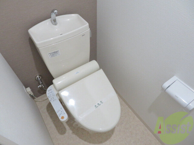 トイレ　ウォシュレット付きのトイレです。シャワートイレは日本の宝。