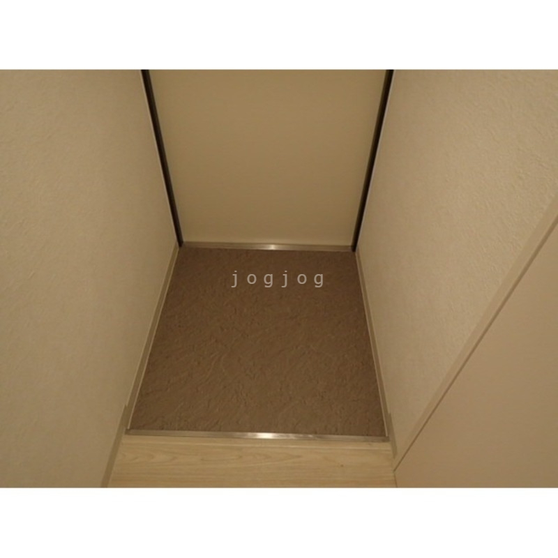 玄関　ゆったりとした玄関です。