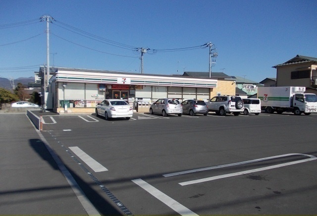 コンビニ　セブンイレブン栢山店（コンビニ）まで300m