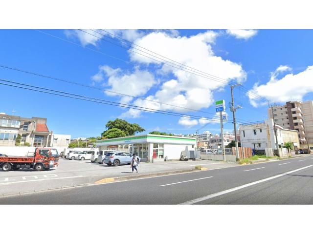 コンビニ　ファミリーマート浦添にしばる店（コンビニ）まで754m