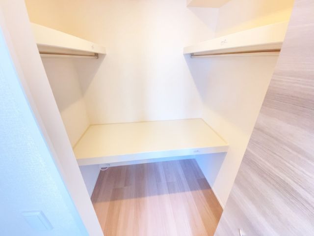 セレニータ.クワトロの内装写真