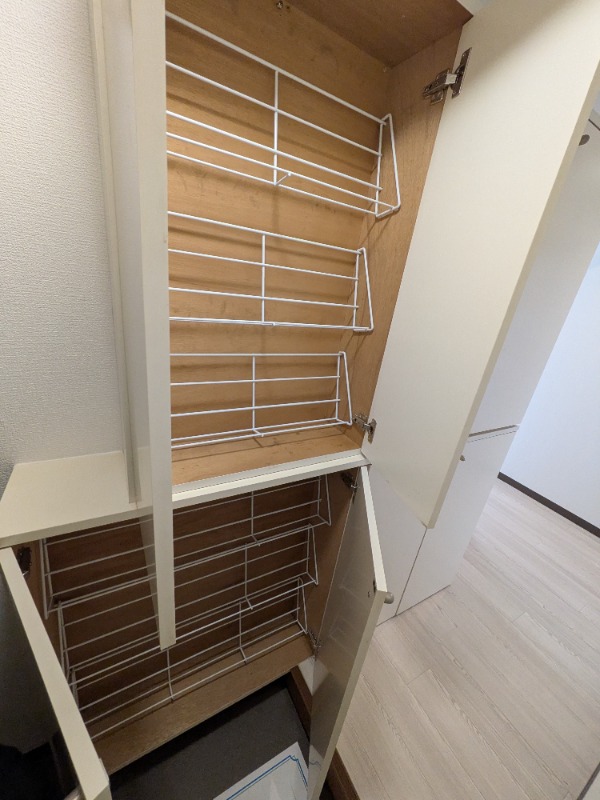 収納　シューズボックス