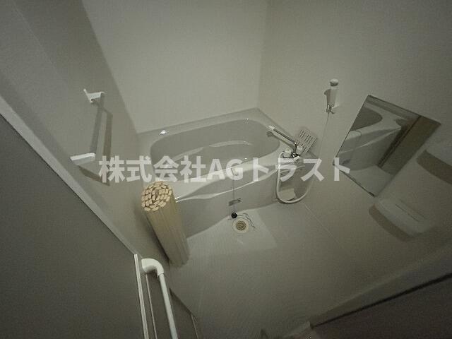 バス・シャワールーム　※掲載写真は同建物内の別室です。