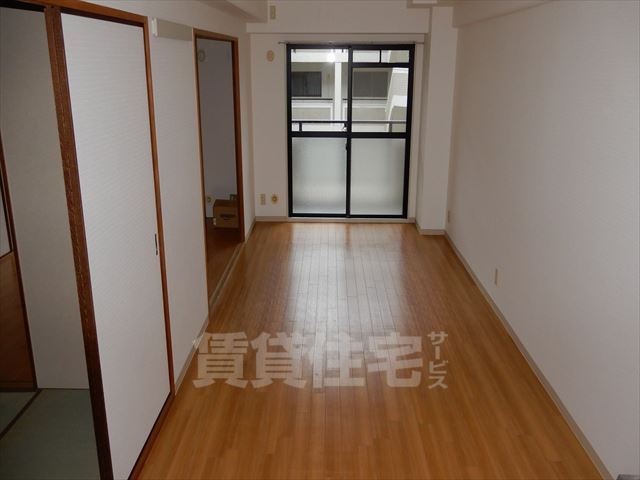 阪急京都線 南茨木駅 徒歩22分 5階建 築35年の居間写真