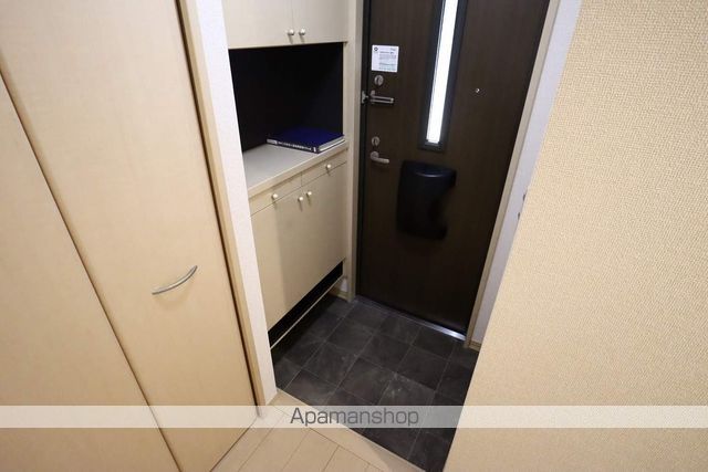 ＩＲいしかわ鉄道 金沢駅 バス乗車時間：55分 最寄りバス停で下車 徒歩3分 2階建 築24年の玄関写真