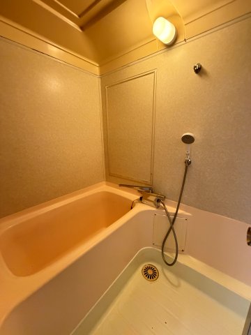 バス・シャワールーム　ゆっくり浴槽に浸かり日々の疲れを癒せます！