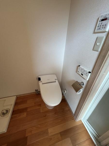 トイレ　ウォシュレット完備