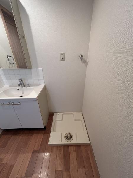 その他　室内洗濯機置場です
