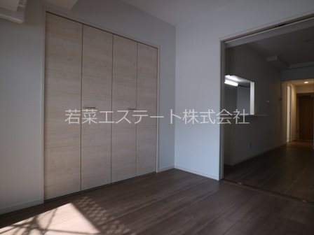 その他　洋室を別角度から見たところ