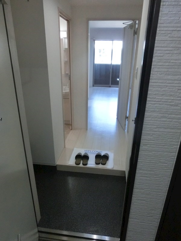 玄関　※同物件別号室参考写真